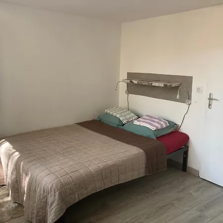 Ferienwohnung Chez Nilou Poussan Exterior foto