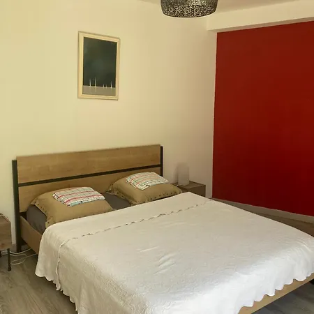 Ferienwohnung Chez Nilou Poussan Exterior foto