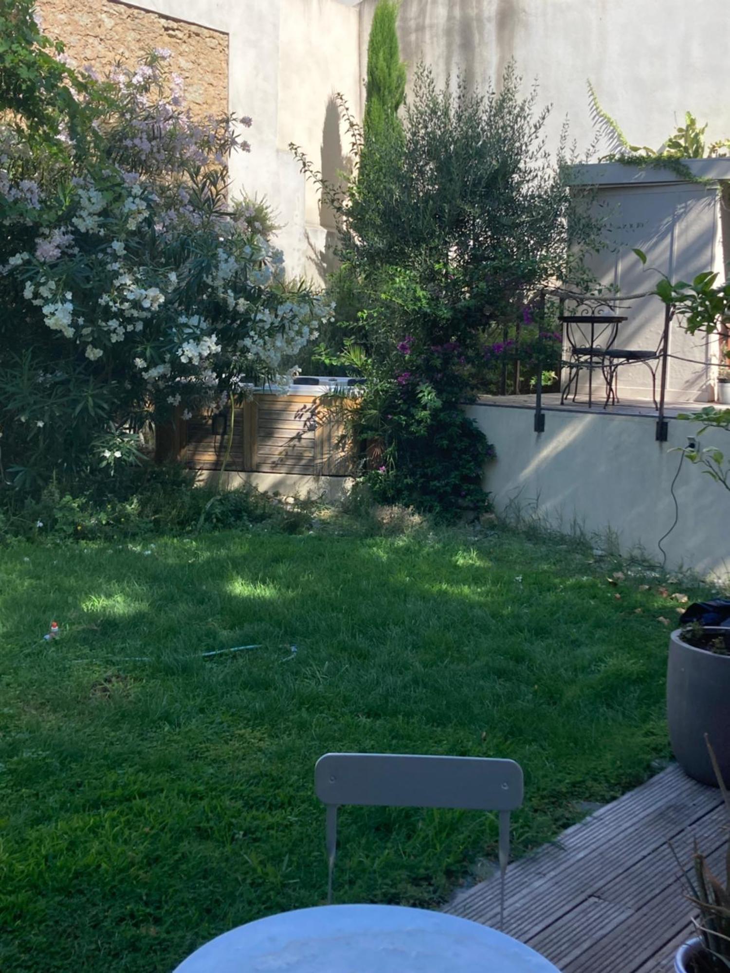 Chez Nilou Poussan